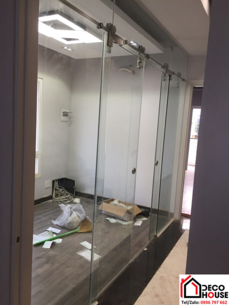 Cửa lùa kính 2 cánh ray treo phi 25