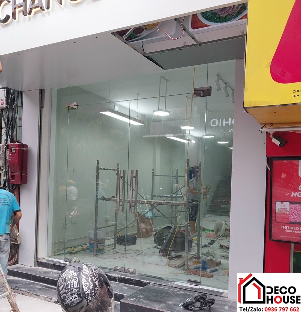 Giá cửa kính cường lực