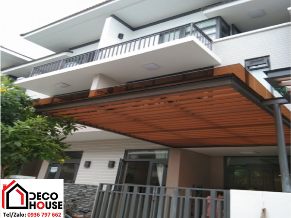 Lắp đặt mái hiên kính cường lực màu trà