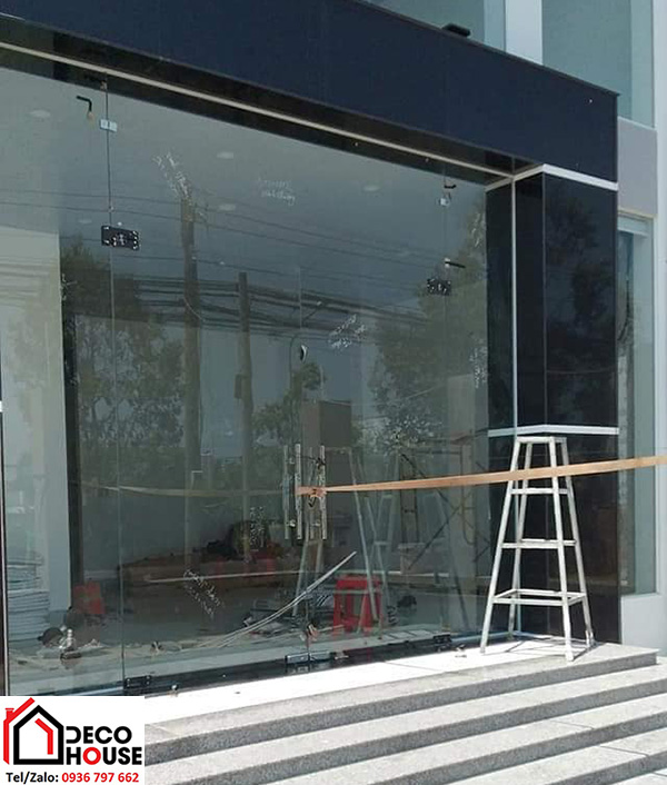 Cửa kính bản lề sàn 2 cánh