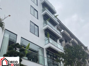 Lắp đặt lan can kính mặt tiền tại Hà Nội
