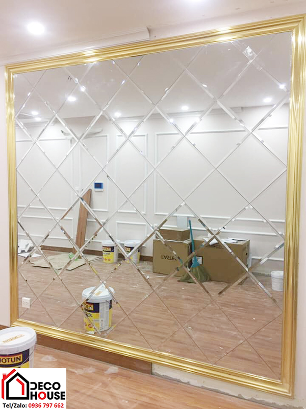 Gương trang trí hình quả trám