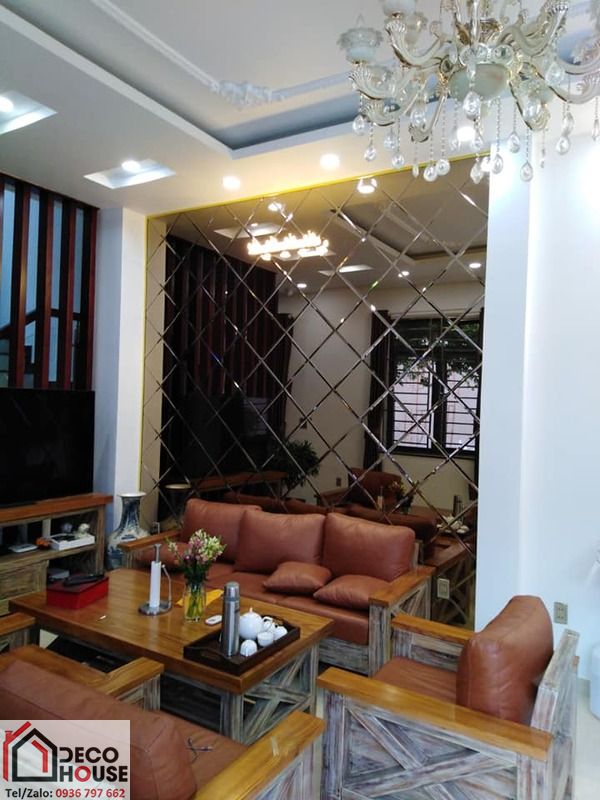 Gương trang trí phòng khách quá trám