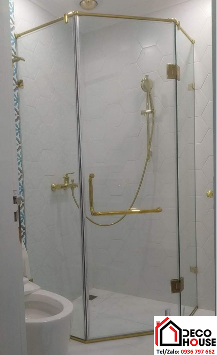 Cabin nhà tắm kính màu vàng
