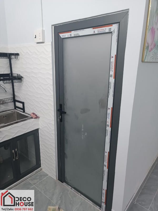 Làm cửa nhôm Xingfa 1 cánh nhà vệ sinh tại Hà Nội