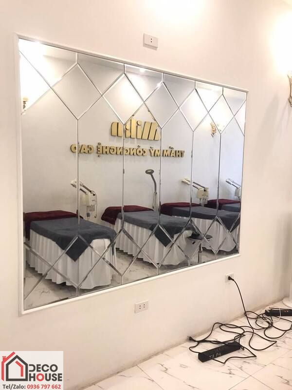 Gương trang trí dán tường spa