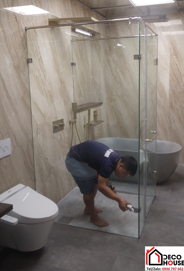 Thi công cabin buồng tắm kính đứng tại Hà Nội