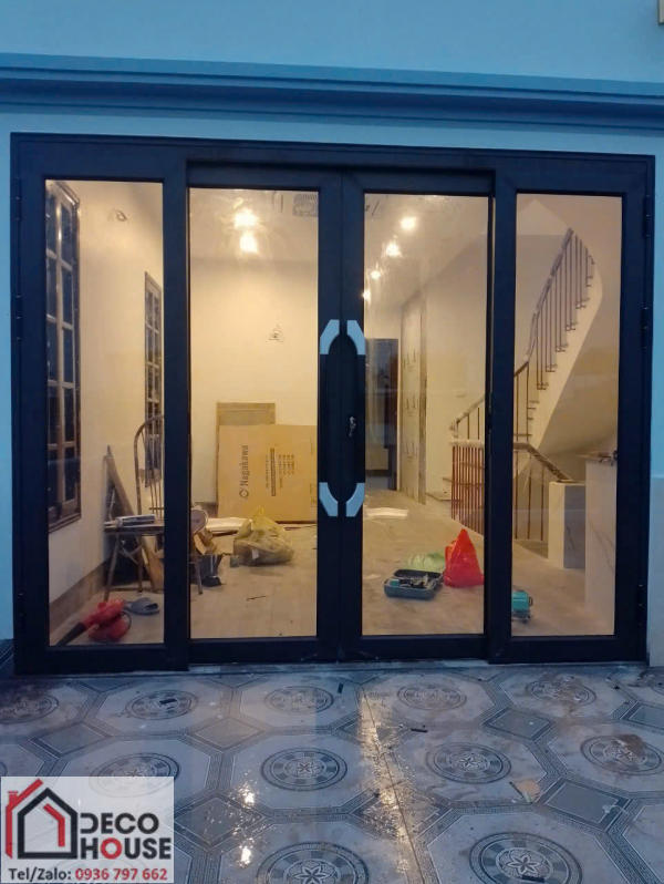 Cửa trượt quay mặt tiền nhà phố