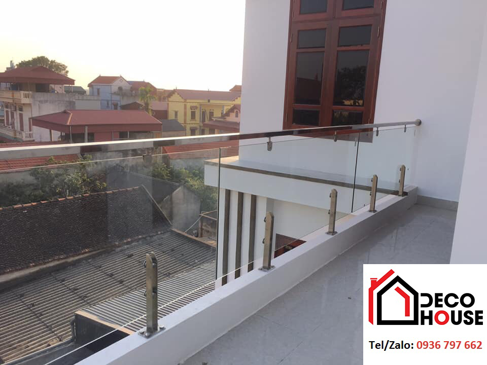 Làm lan can ban công kính cường lực tại Hà Nội