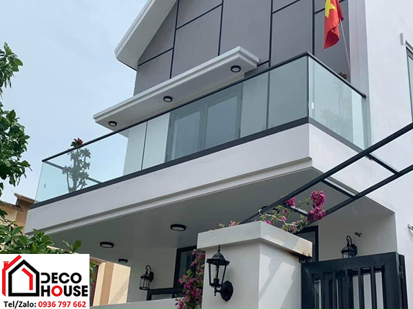 Làm lan can kính ban công âm sàn tại Hà Nội giá rẻ
