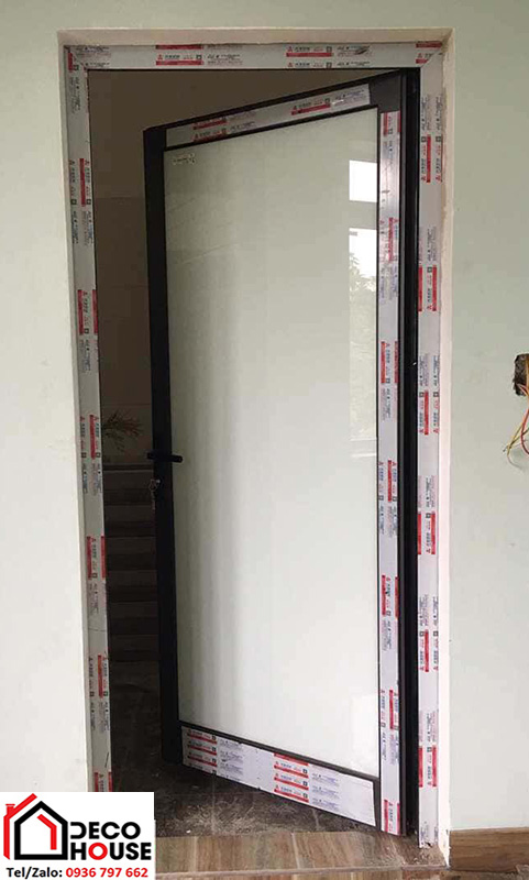 Cửa đi nhôm kính Xingfa 1 cánh nhà vệ sinh