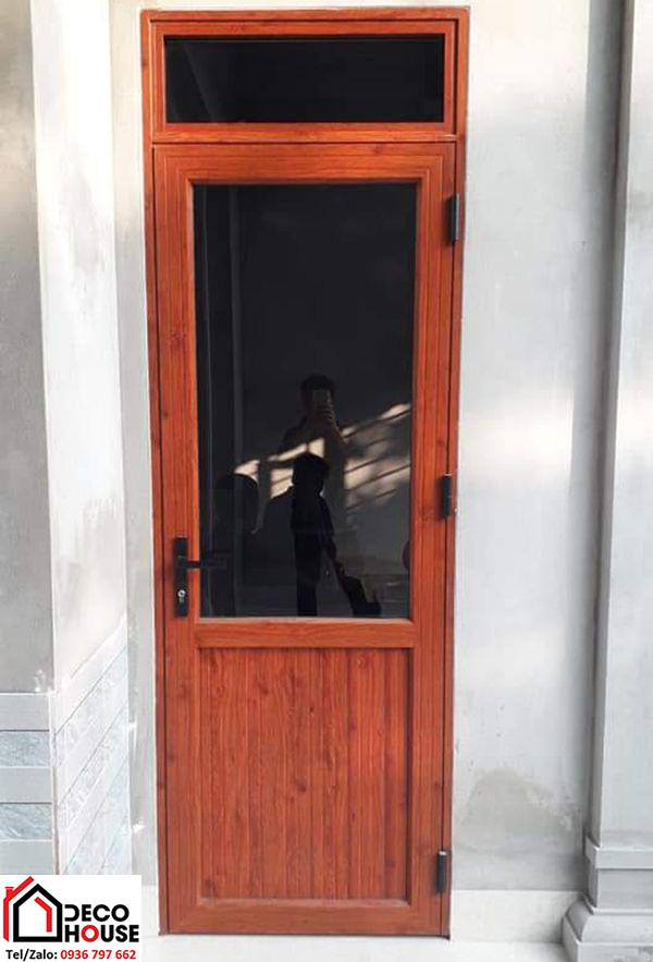 Cửa đi nhôm kính Xingfa 1 cánh màu vân gỗ