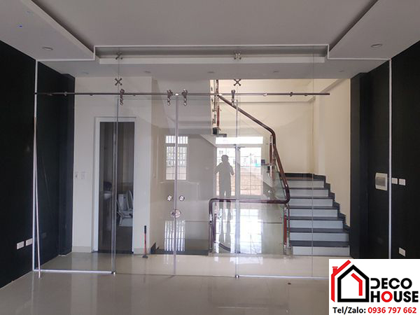 Cửa lùa kính cường lực 2 cánh