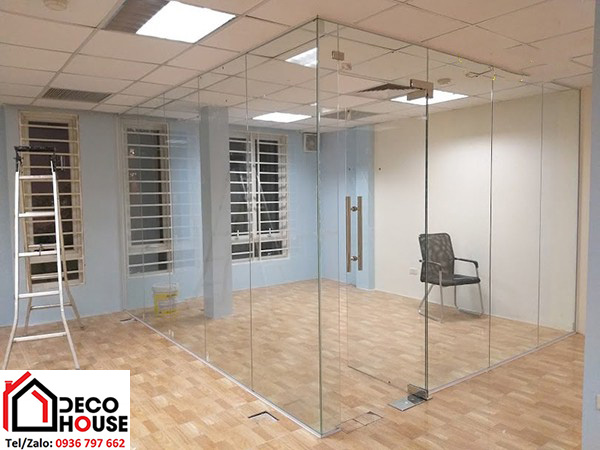 Cửa kính bản lề sàn cho vách kính văn phòng