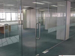 Cửa và vách kính cường lực ngăn phòng giá rẻ