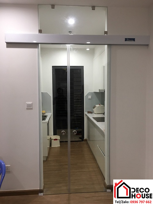 Cửa kính lùa Zamilldoor 1 cánh ngăn phòng bếp